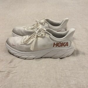 Hoka White and Gold Arahi 7 Shoes